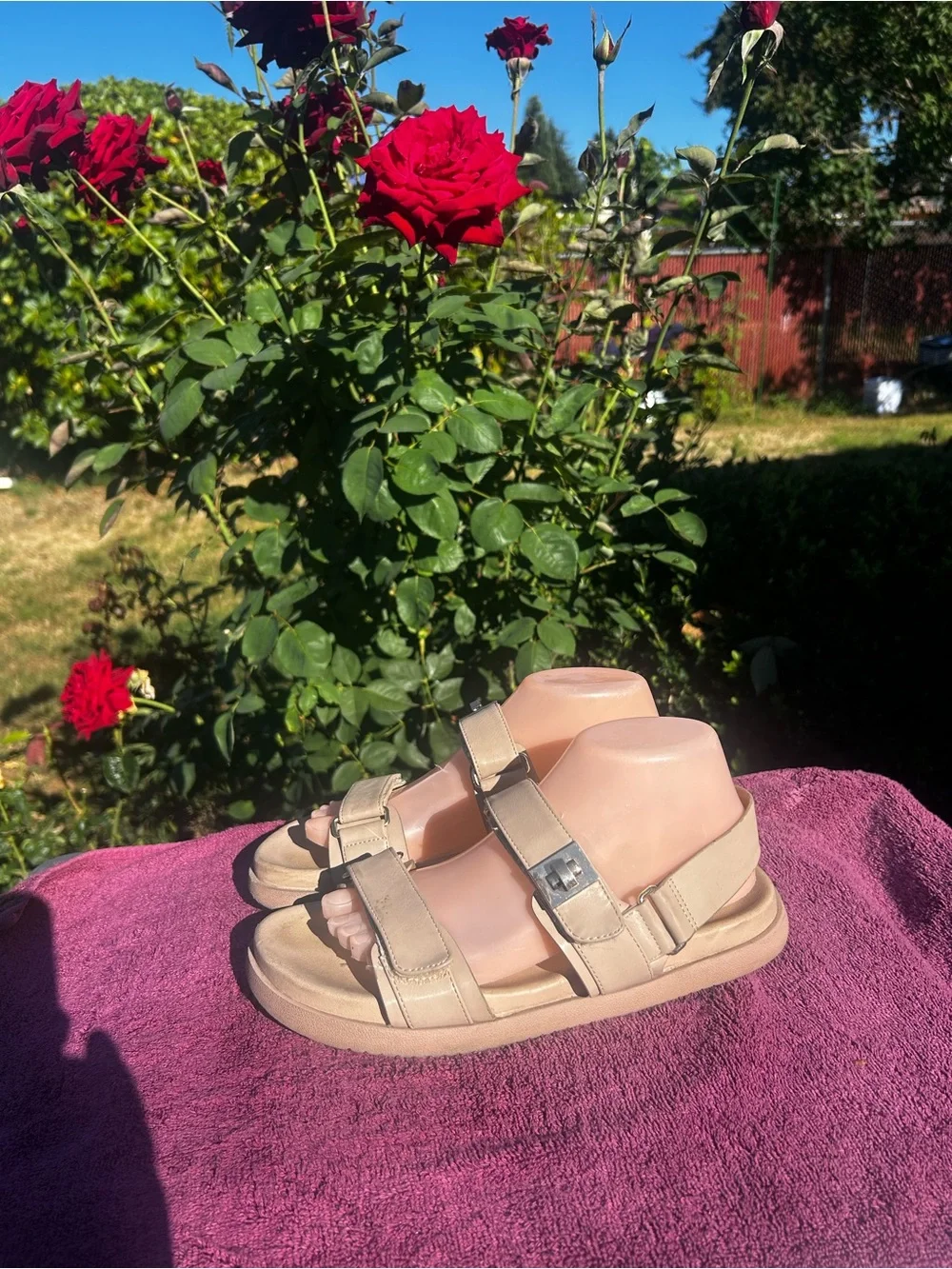 Dream Pairs Women’s Beige Slide Sandals with Buckle Straps Size 8.5
